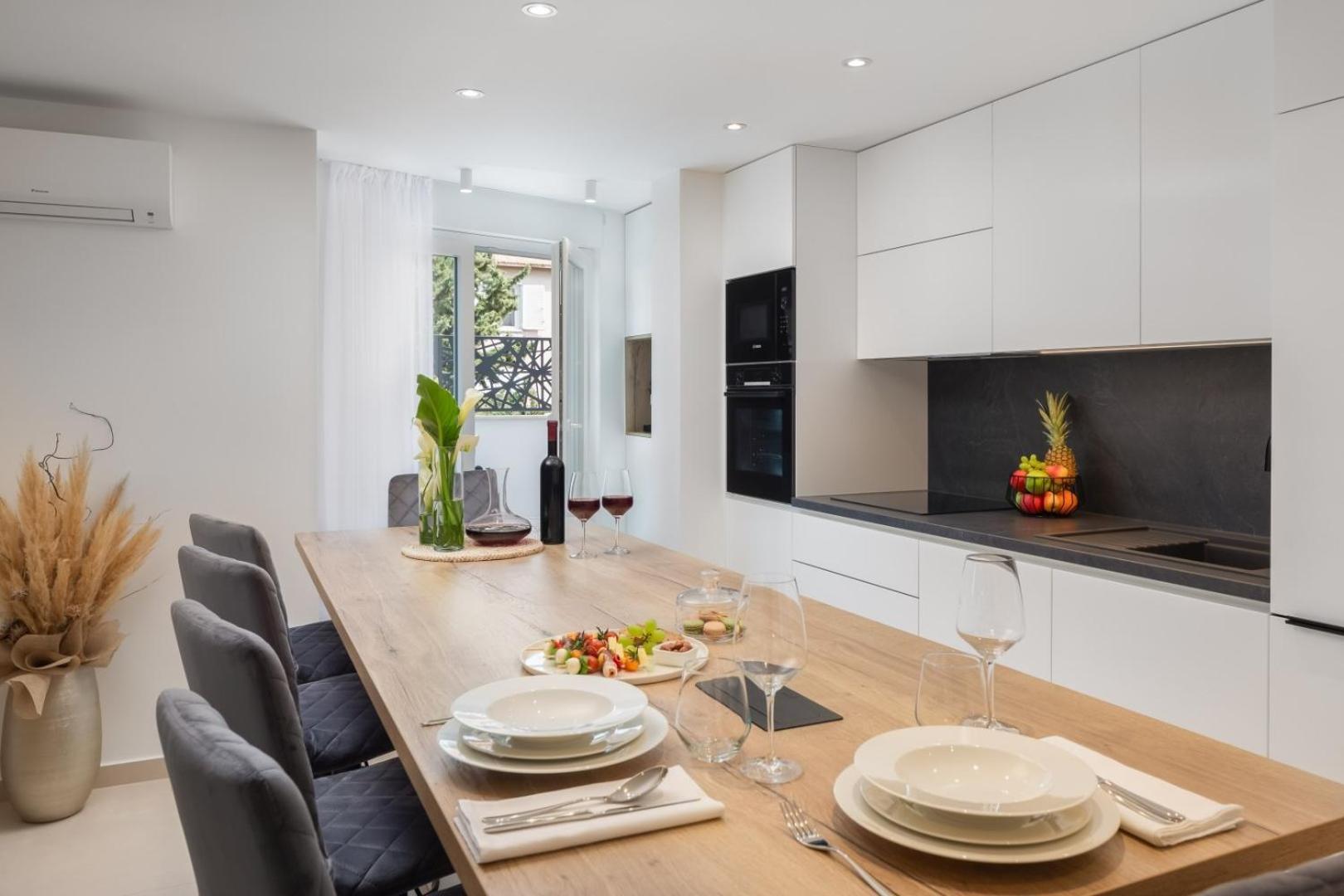 Luxury Apartment Silvery In Split Center With Jacuzzi, Sauna And Parking Kültér fotó